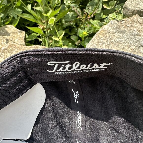 Titleist Black Golf Hat Cap Strap Back Adjustable NWT Performance Breathable - Picture 5 of 5
